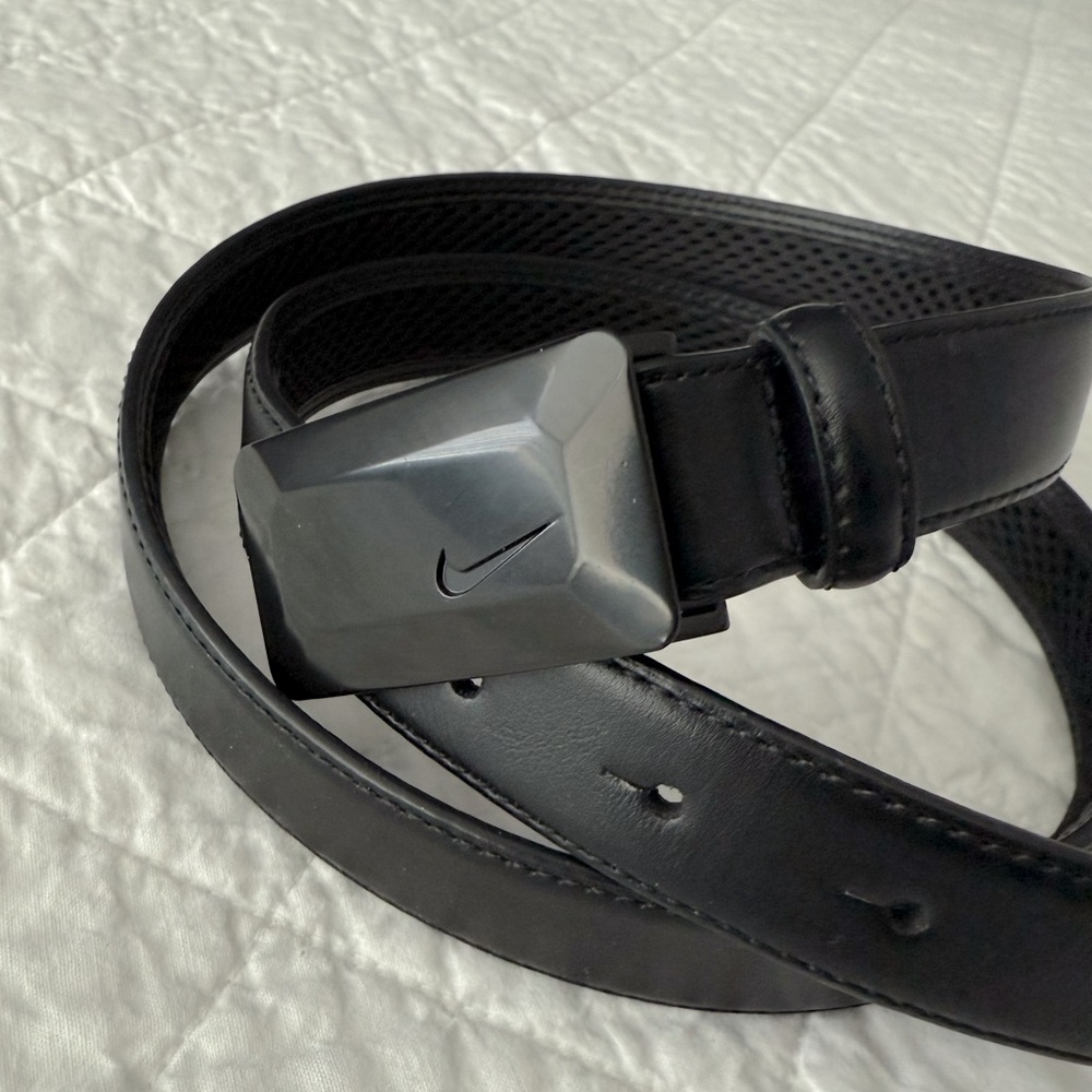 NWT Nike Black Belt Modern Design